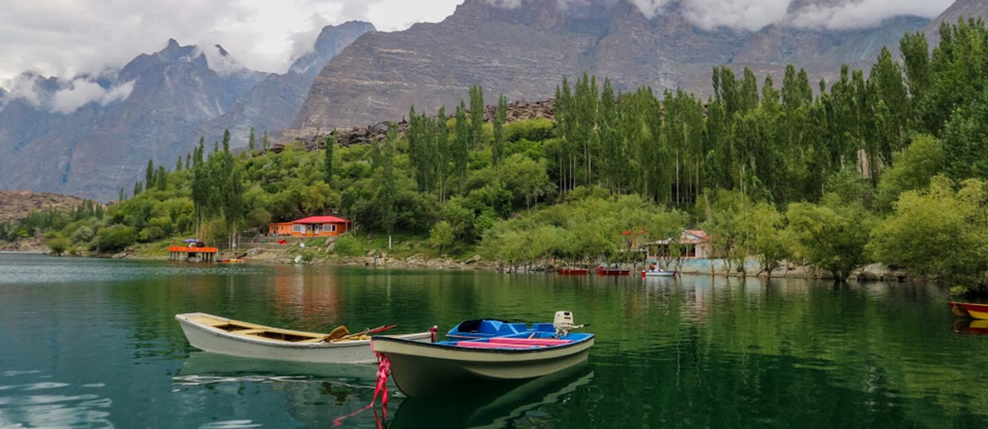 upper kachura lake